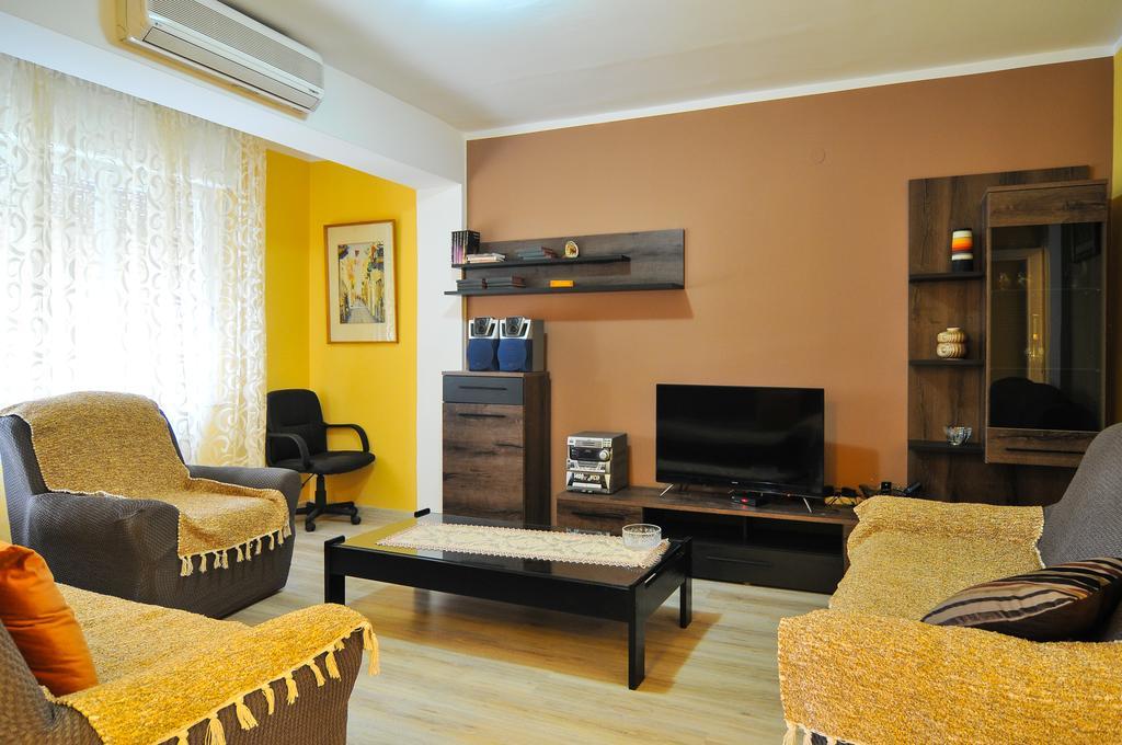 Apartment S&T Tivat Buitenkant foto