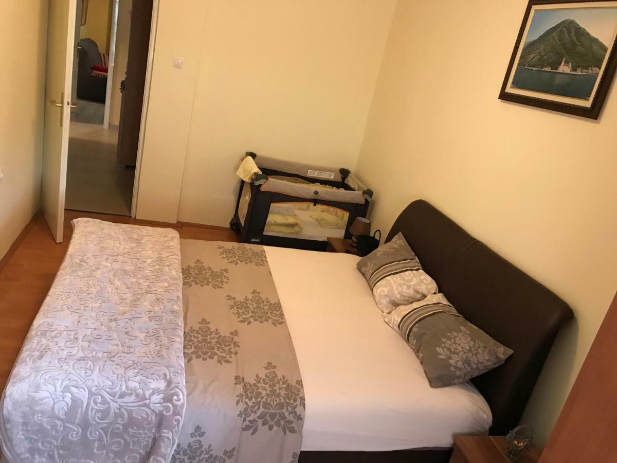 Apartment S&T Tivat Buitenkant foto