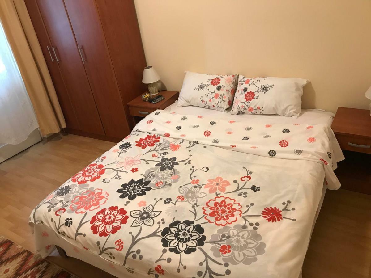 Apartment S&T Tivat Buitenkant foto